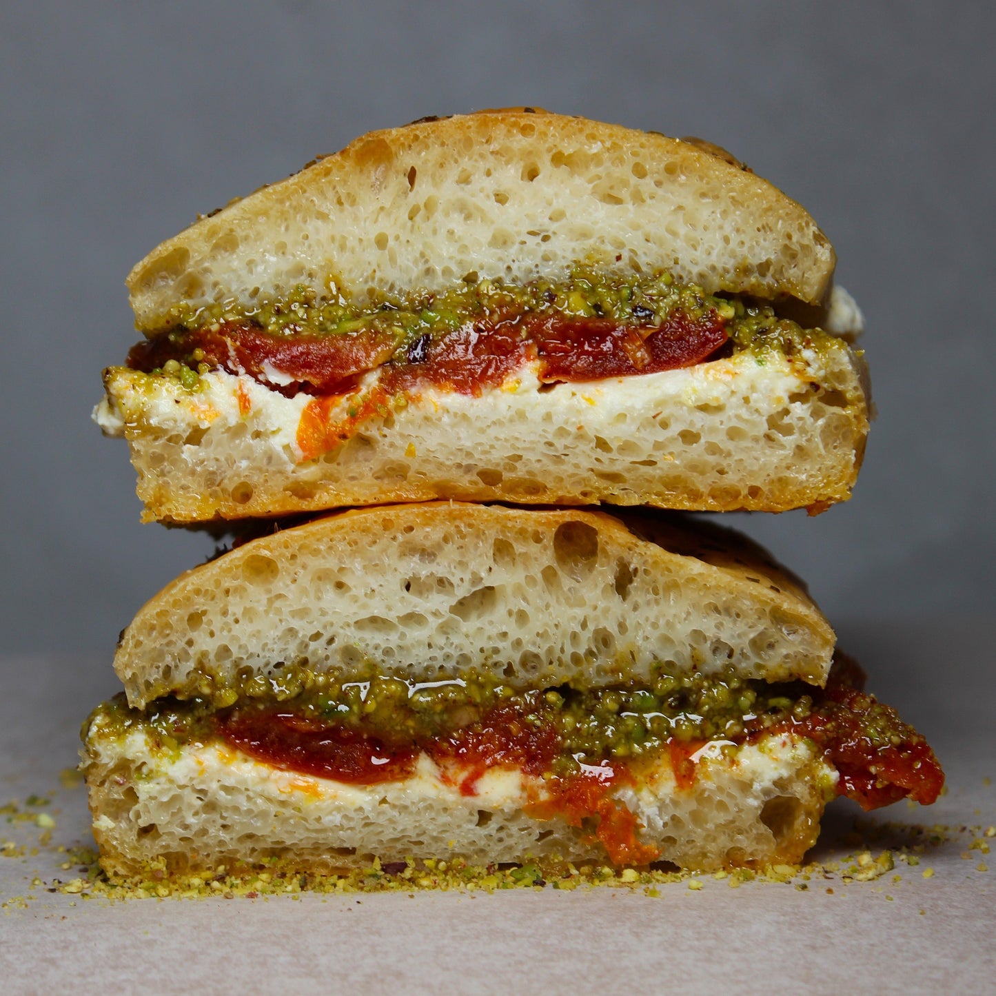 (Vega) Semi Zongedroogde Tomaat - Pistache Pesto - Citrus Mascarpone